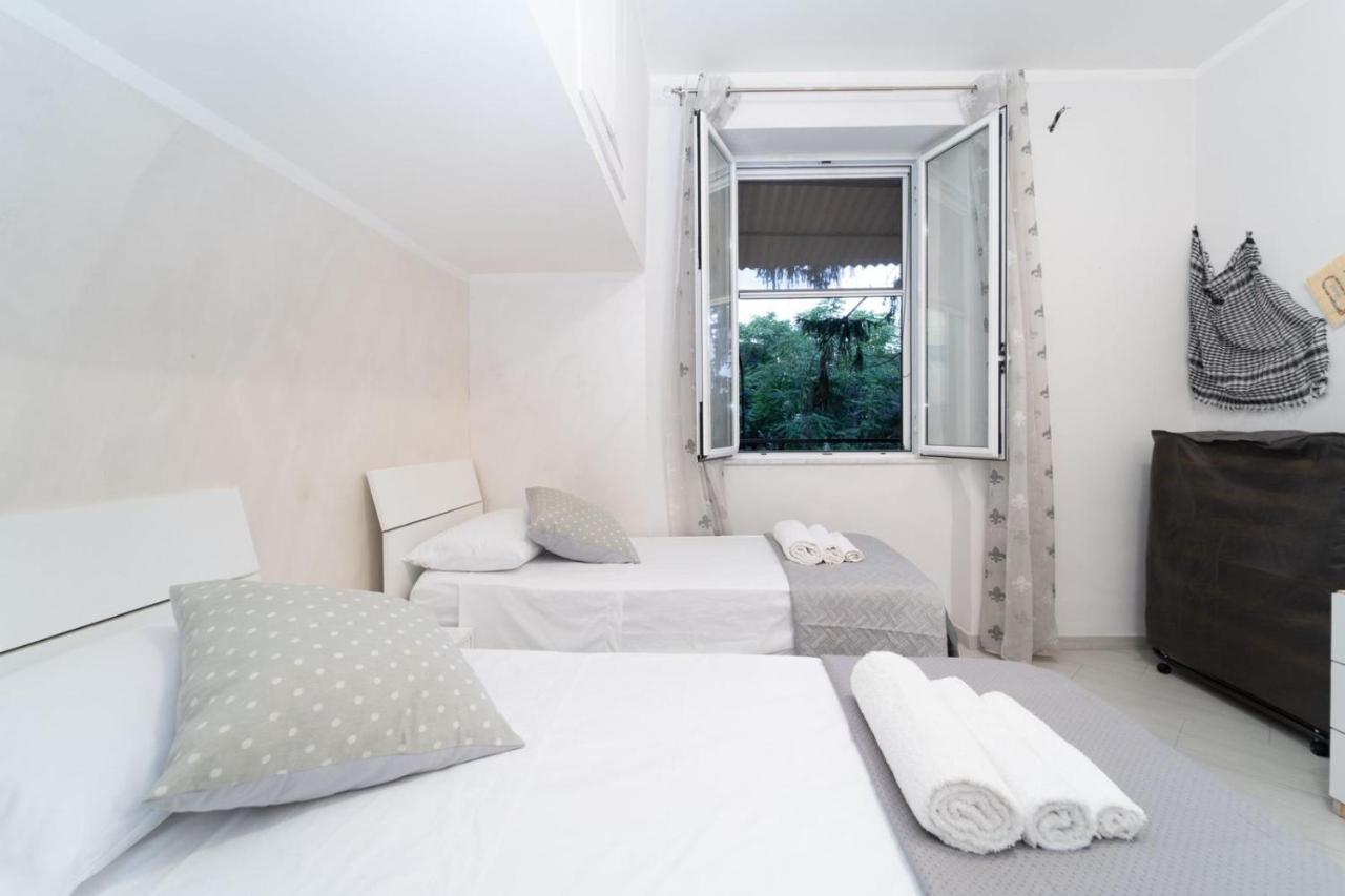 Casa Dea Napoli Apartment ภายนอก รูปภาพ