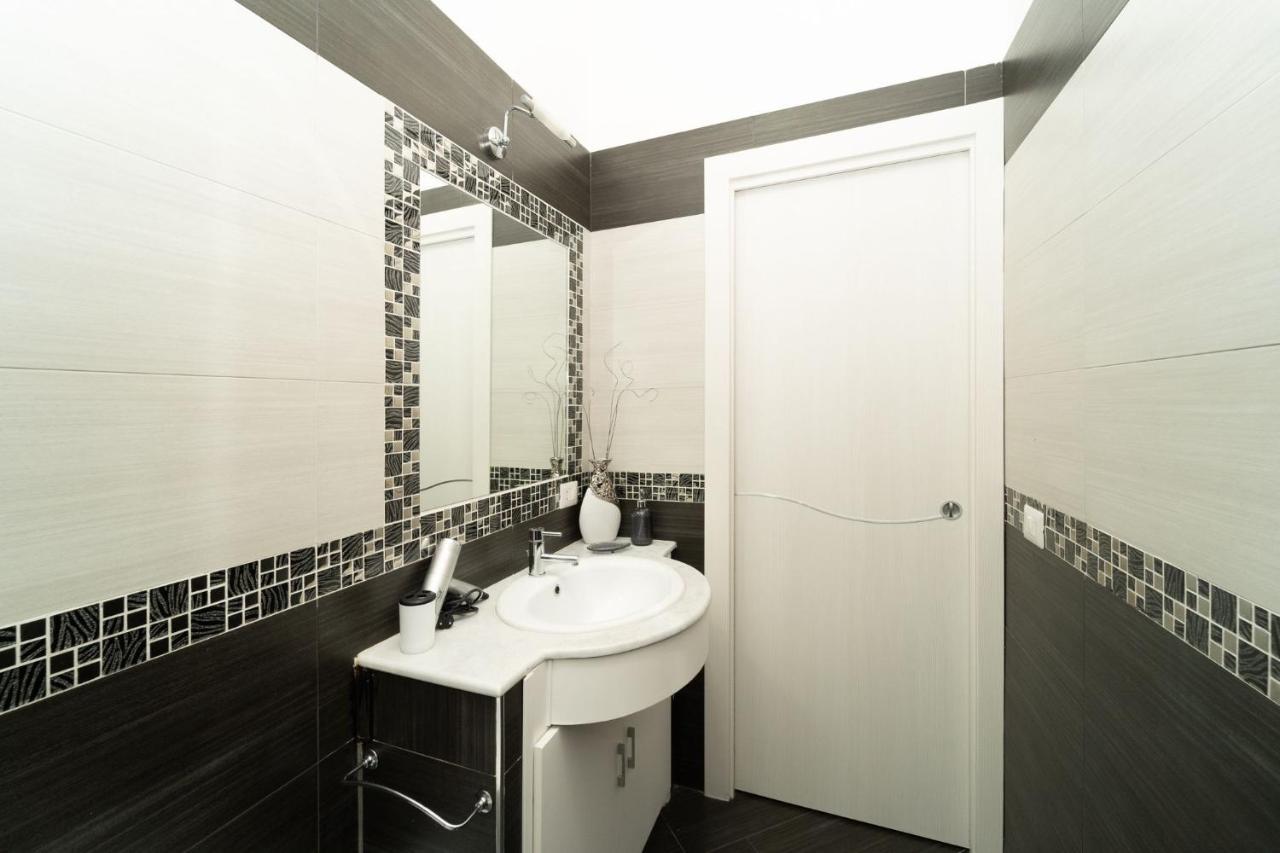 Casa Dea Napoli Apartment ภายนอก รูปภาพ